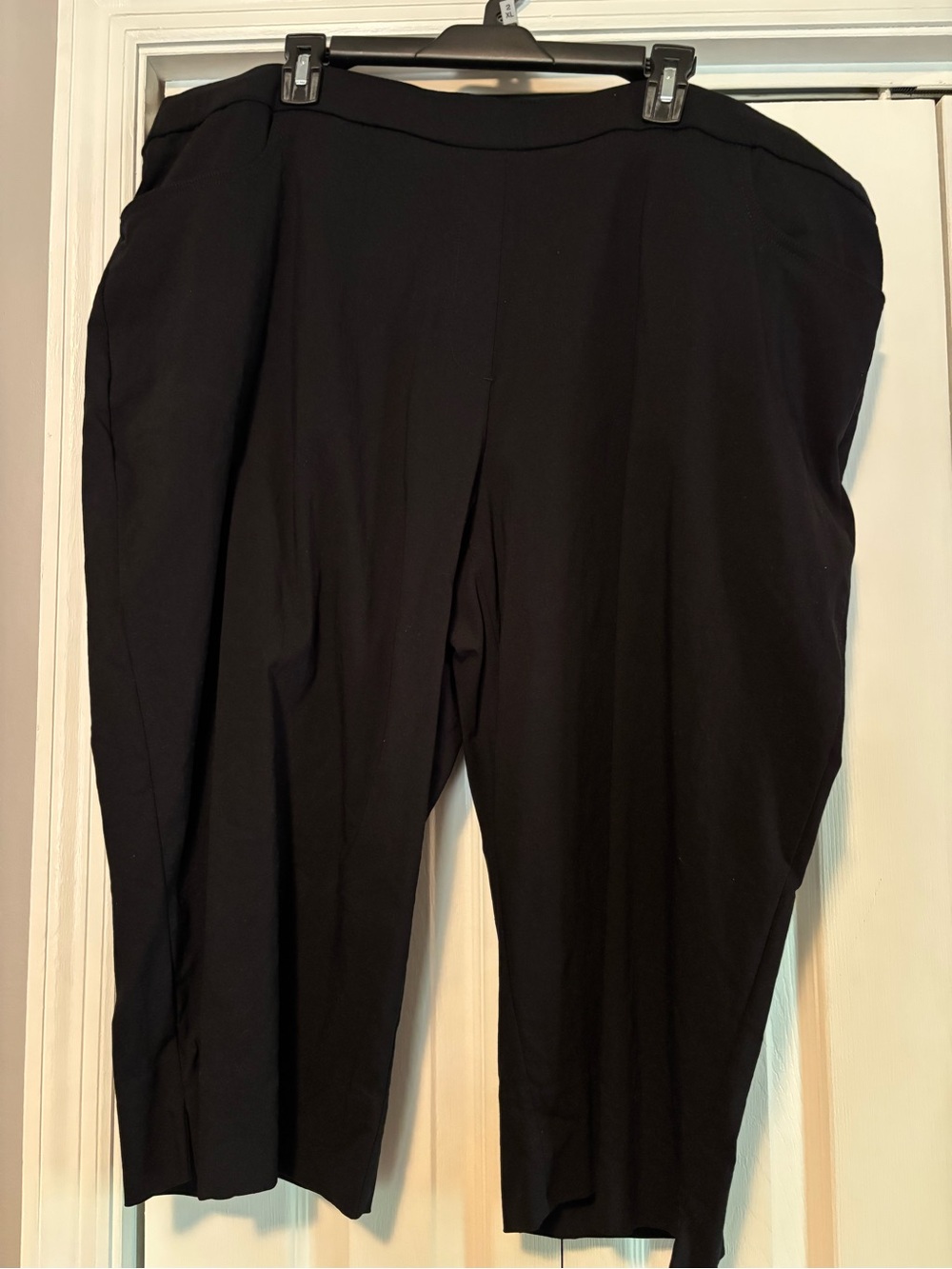 Alfred Dunner Black Cropped Pull-On Capri Pants